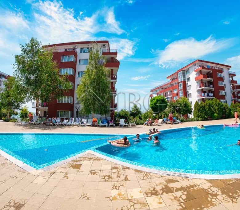 Spacious 2-bedroom apartment with pool view at Marina View Fort Beach, Sveti Vlas, perfect for relax.