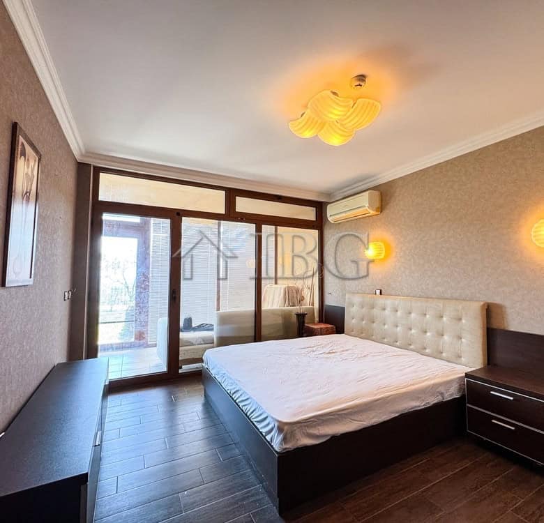 Bright 1-bedroom apartment with sea views in Sveti Vlas, Bulgaria.