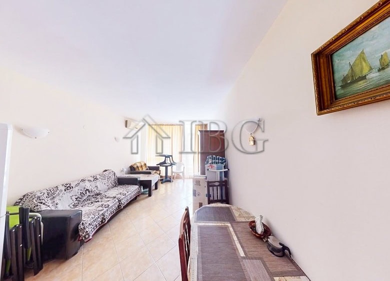 Bright 1-bedroom apartment with spacious living area in Sunset Beach 2 Complex, Sunny Beach.