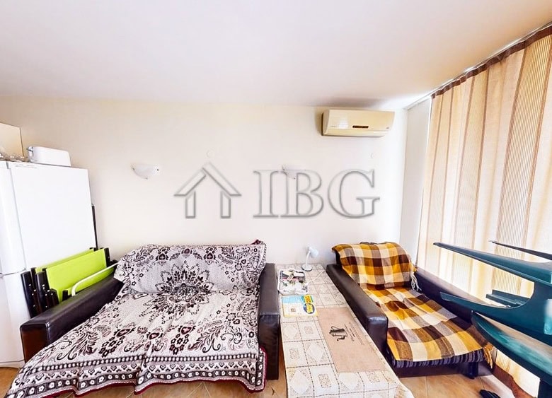 Bright 1-bedroom apartment in Sunset Beach 2 complex, Sunny Beach, Bulgaria. Perfect for holiday or.