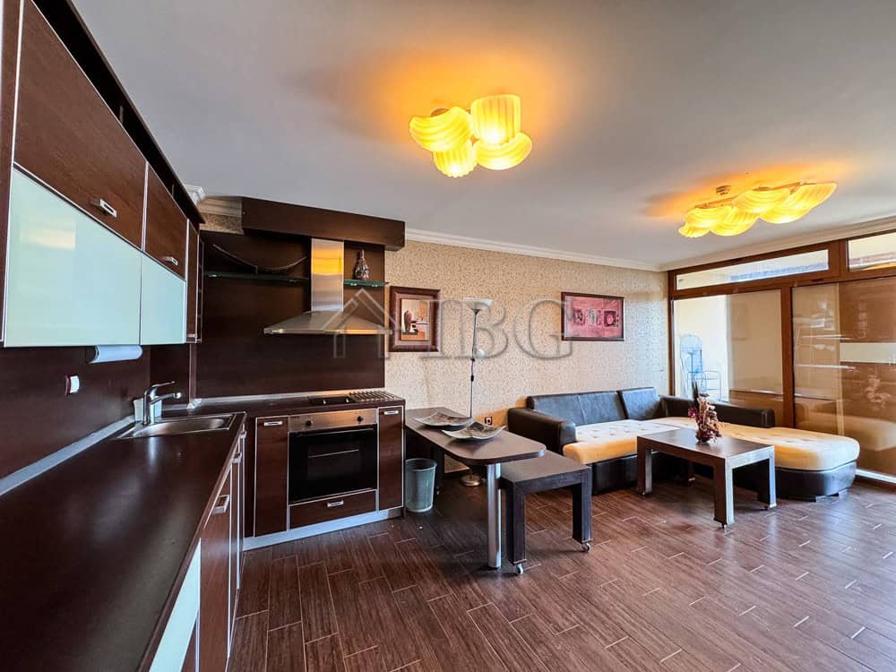 Bright and spacious 1-bedroom apartment with sea views in Sveti Vlas, Bulgaria. Perfect for holiday.
