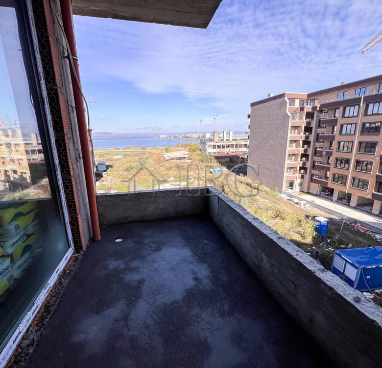 Bright 1-bedroom apartment offering stunning lake views in Pomorie. Perfect for comfortable living a.