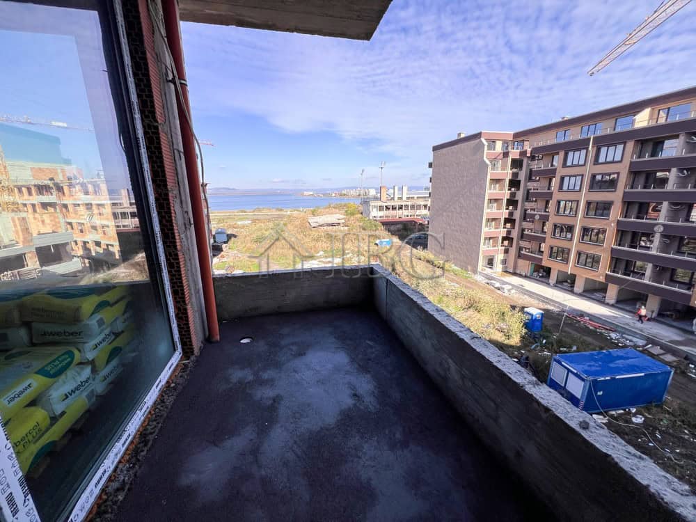 Bright 1-bedroom apartment offering stunning lake views in Pomorie. Perfect for comfortable living a.