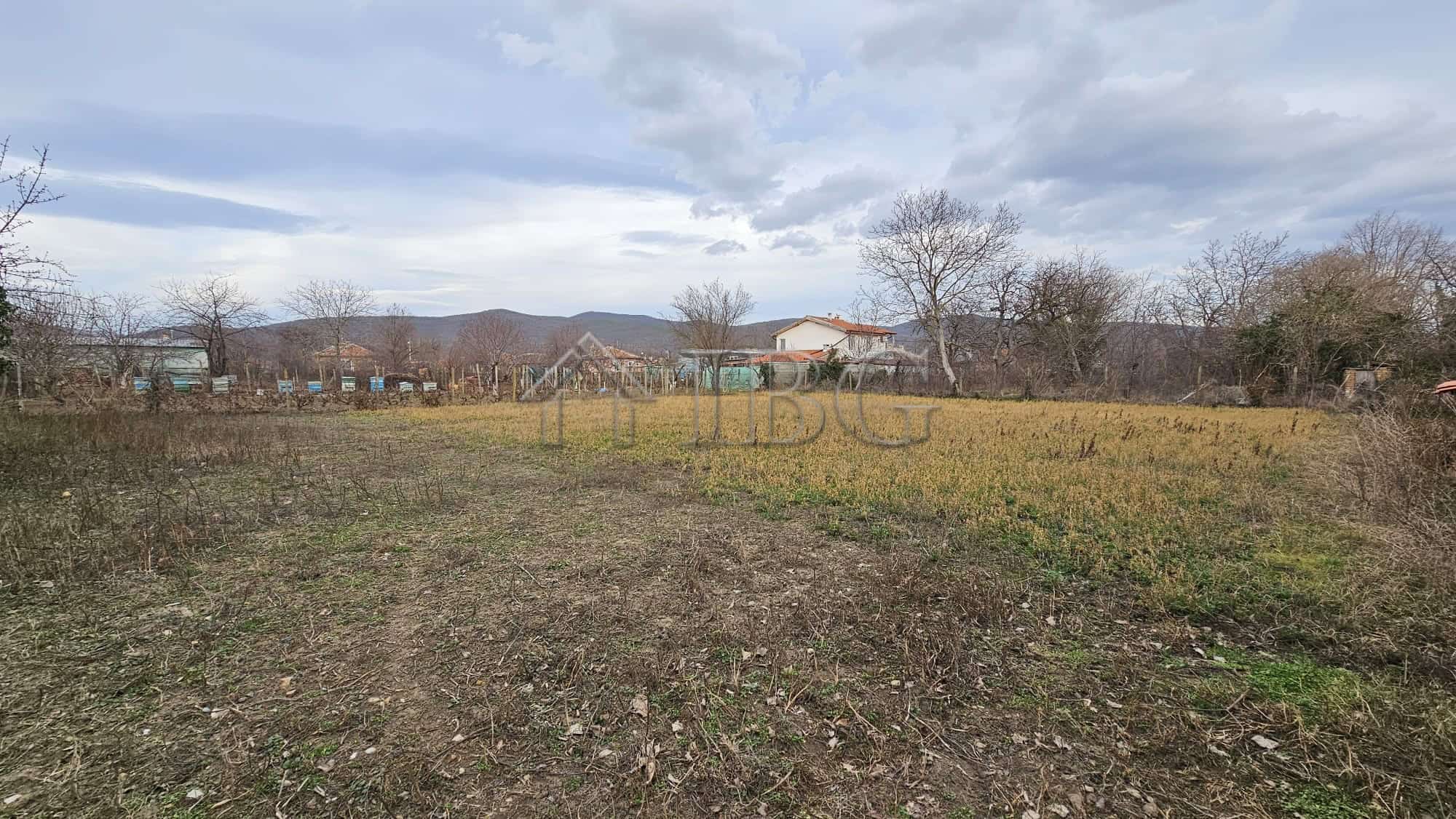 Spacious land plot with a house in Gyulyovtsa Village, Burgas Region, Bulgaria.