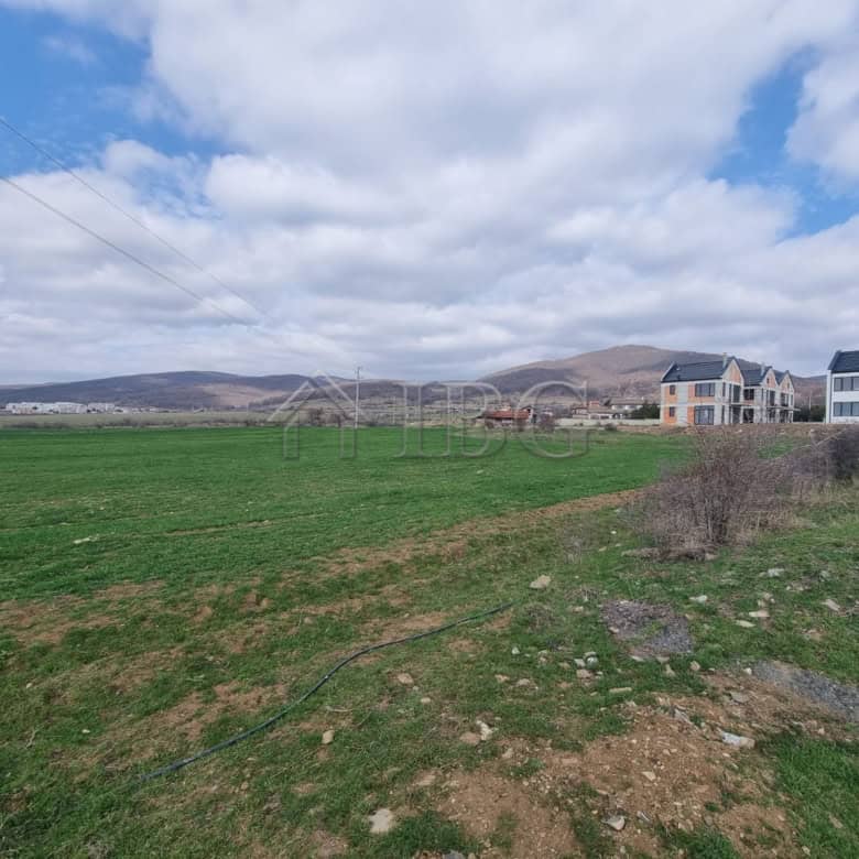Land plot for sale in Kosharitsa with scenic views and development potential. Perfect for building y.