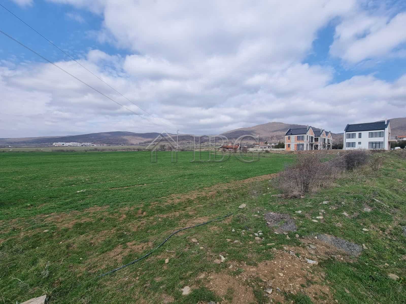 Land plot for sale in Kosharitsa with scenic views and development potential. Perfect for building y.