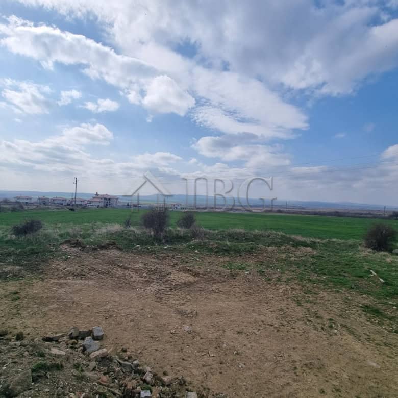 Land plot for sale in Kosharitsa with scenic views and fertile soil. Perfect for building a dream ho.