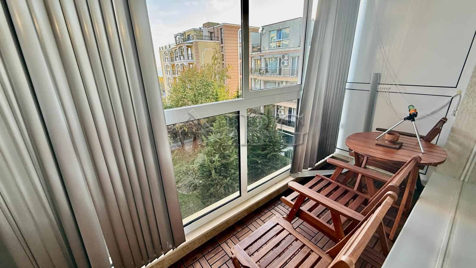Studio apartment with pool and sea views in Sveti Vlas, Anna Marina complex.