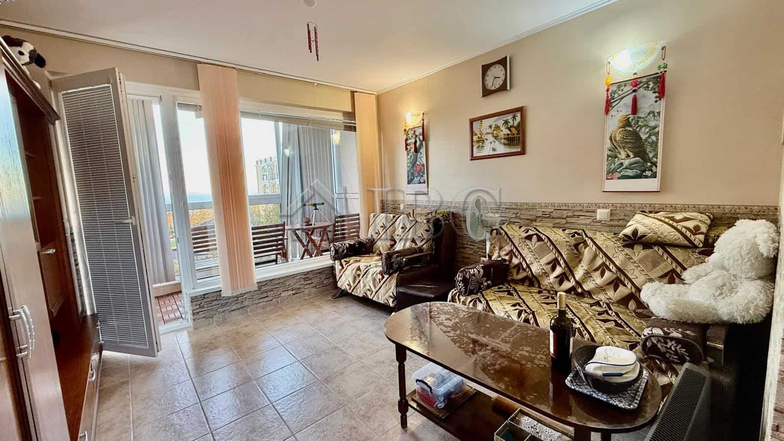 Cozy studio apartment with pool access and sea views in Anna Marina complex, Sveti Vlas.