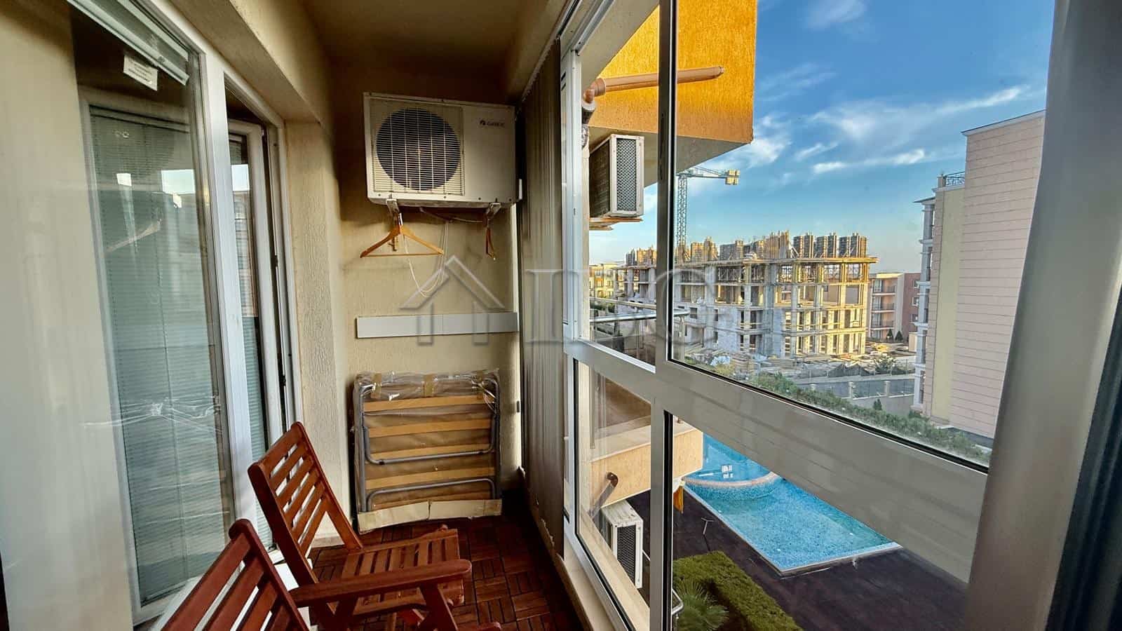 Cozy studio apartment with pool and sea views in Anna Marina complex, Sveti Vlas, offering a relaxin.