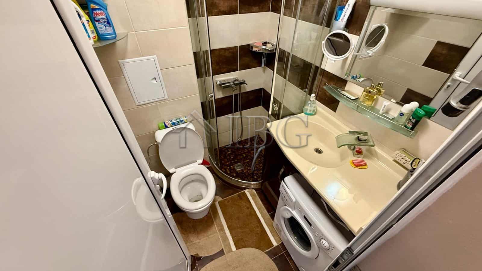 Compact studio apartment with pool and sea views in Anna Marina complex, Sveti Vlas.