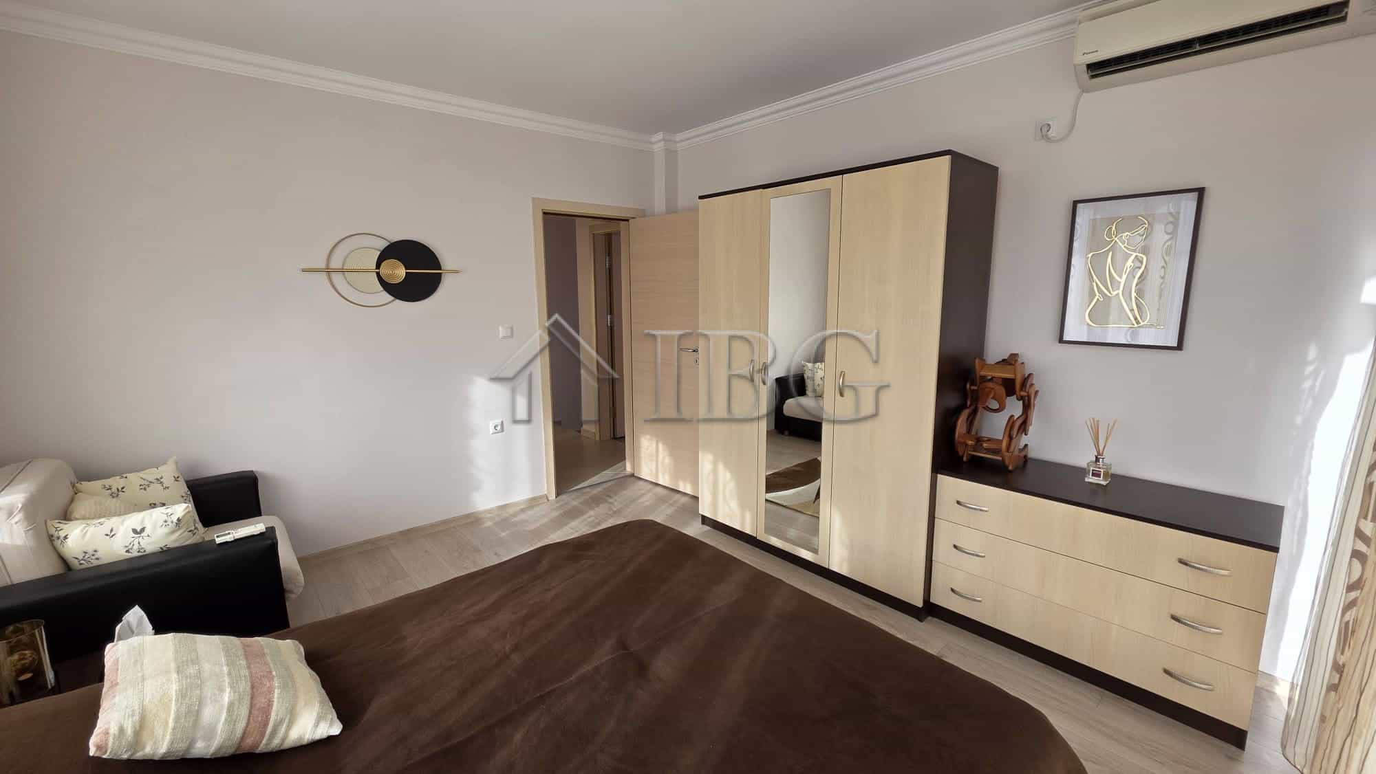 Elegant bedroom with modern furnishings in Victoria Hill, Pomorie.