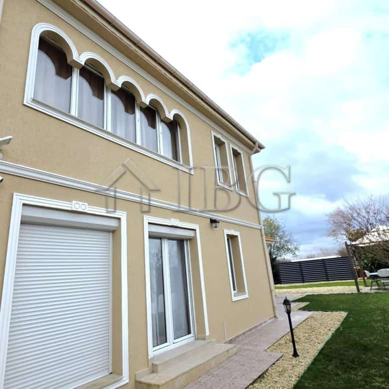 Elegant luxury villa with modern design in Victoria Hill, Pomorie, Bulgaria.