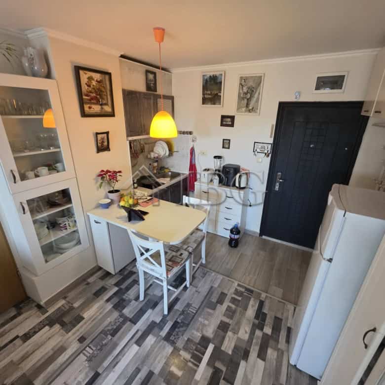 Bright studio apartment with balcony in Sveti Vlas, ideal for comfortable living or vacation stays.