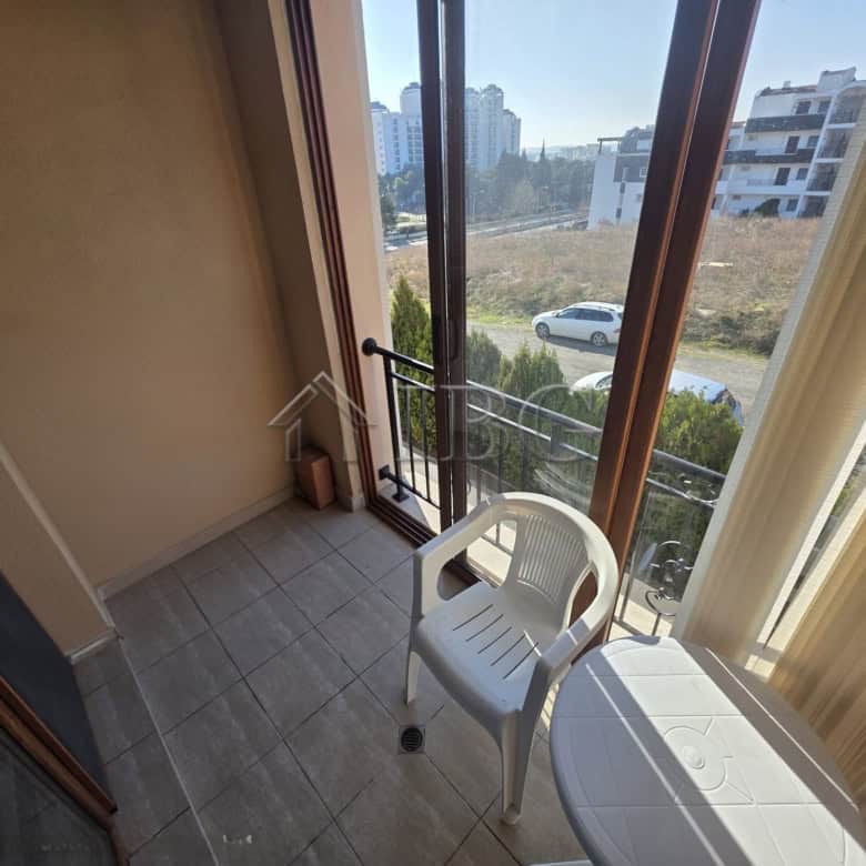 Bright studio apartment with balcony offering sea views in Sveti Vlas.