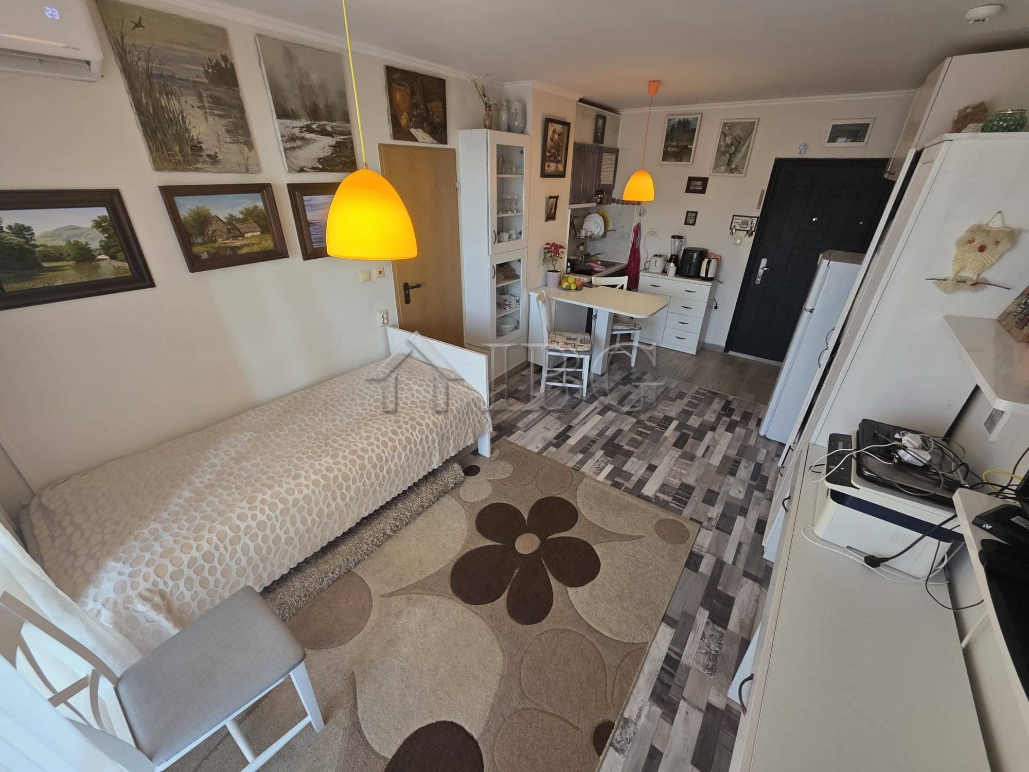 Bright studio apartment with balcony in Sveti Vlas, ideal for comfortable living or vacation stays.
