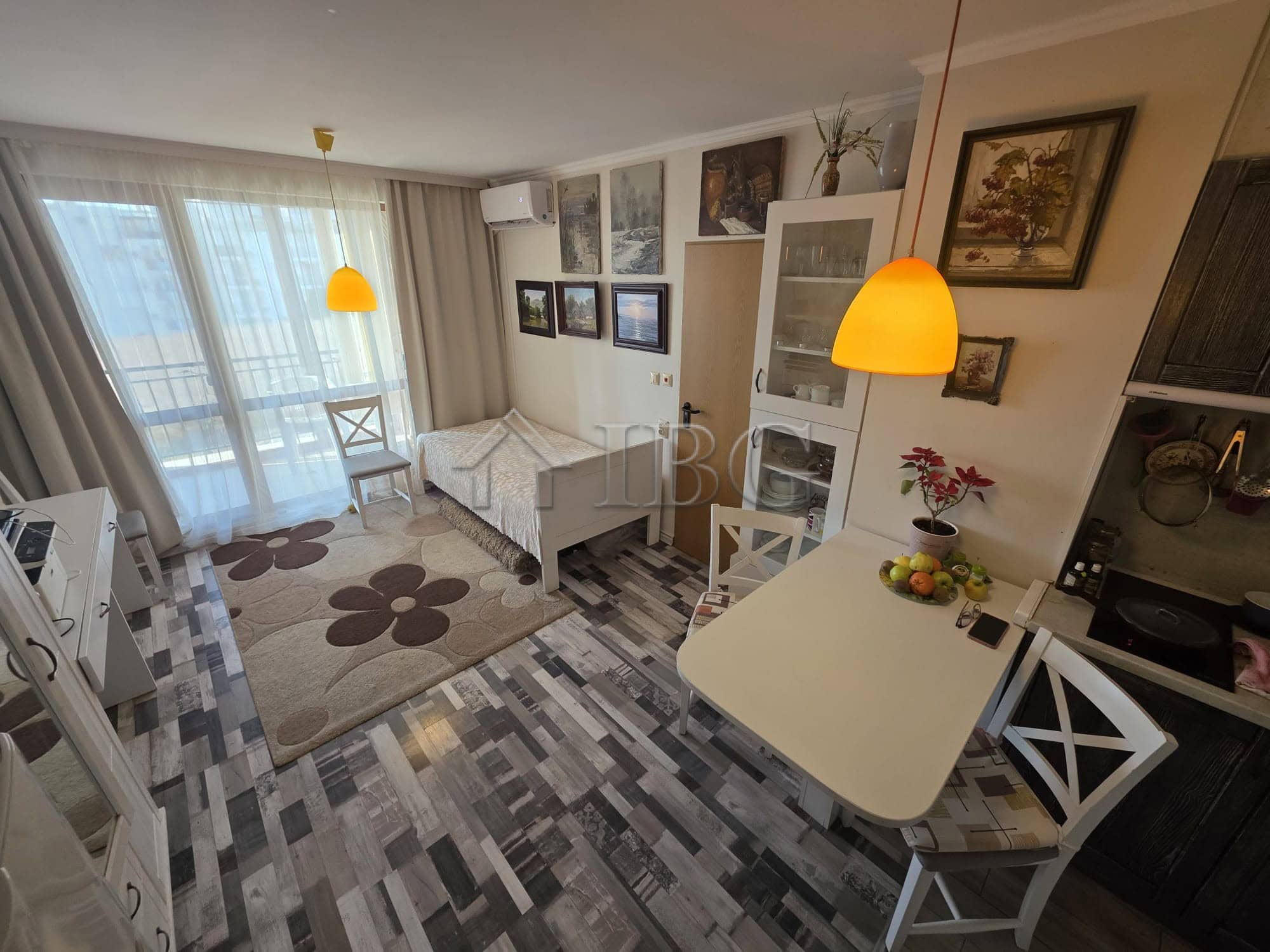 Bright studio apartment with balcony in Sveti Vlas, ideal for comfortable living or vacation rentals.