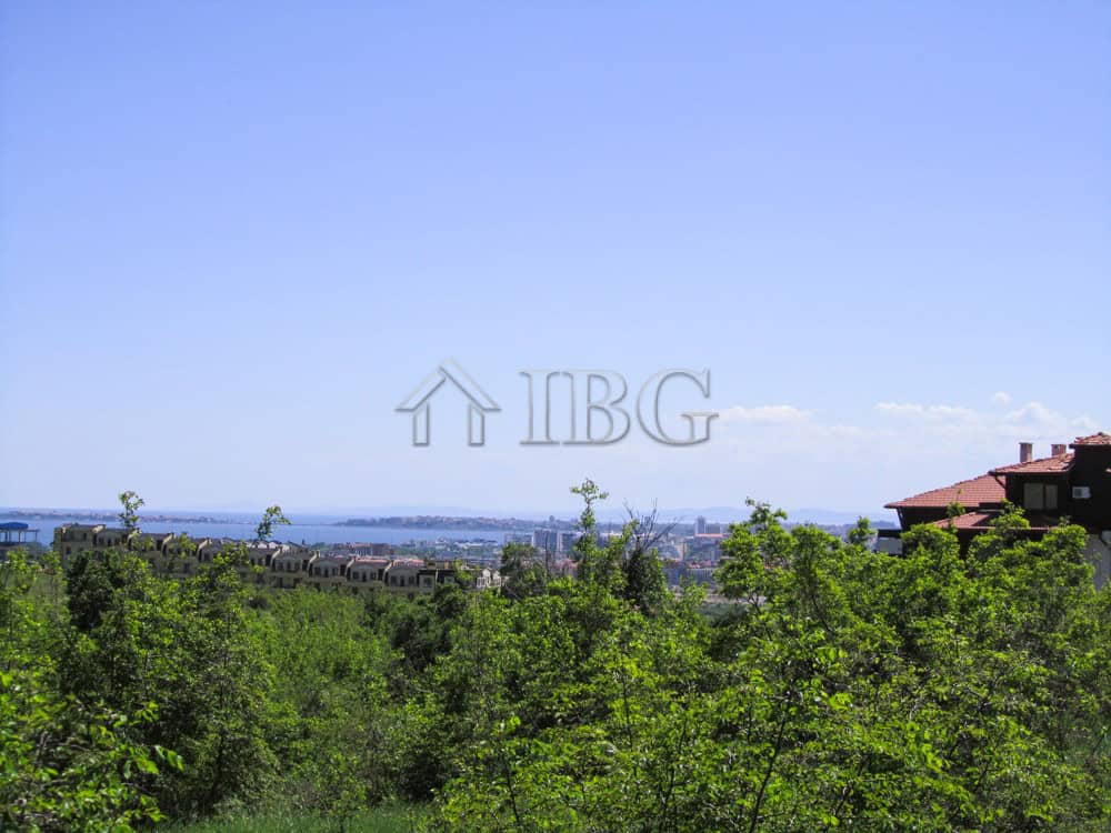 Plot near Sunny Beach with scenic views of the Black Sea and surrounding greenery in Kosharitsa’s Yo.