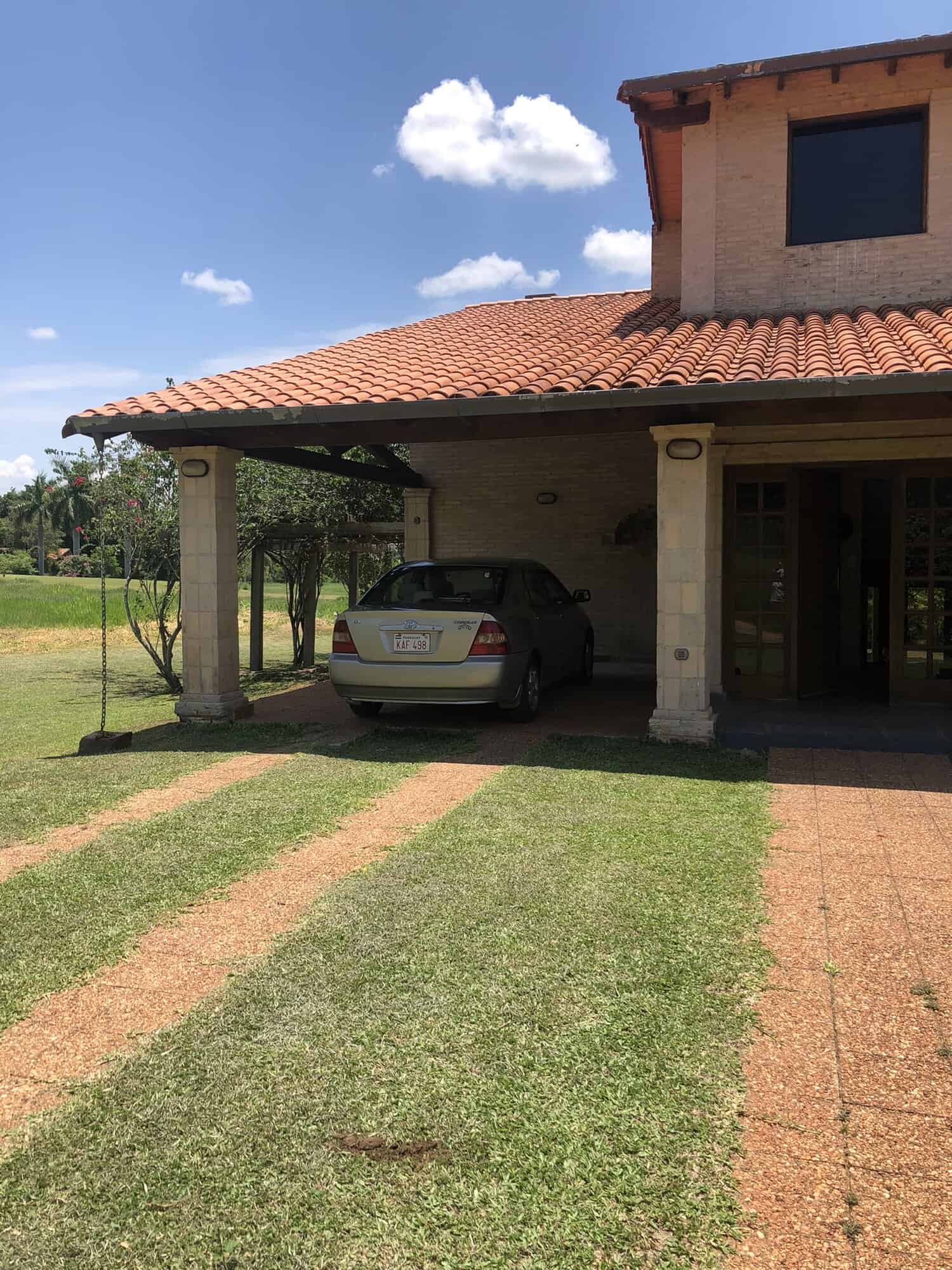 Modern 4-Bed House in Paraguay House with garage at Carlos Franco Golf and Country Club, Arroyos Y Esteros, Paraguay.