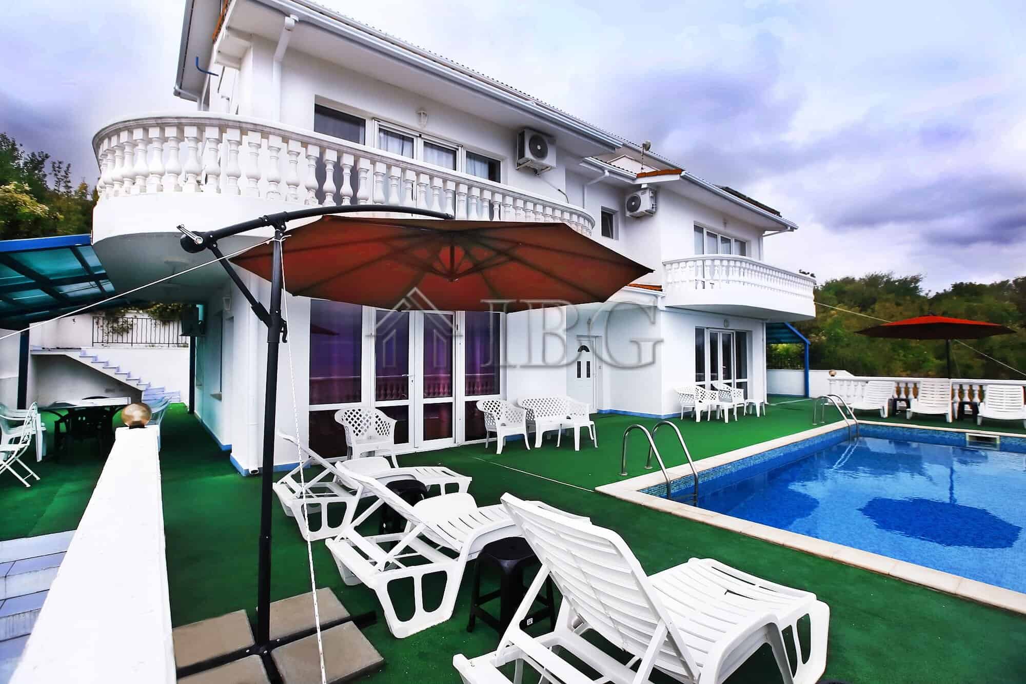 Villa Sorrento Italian Sea View Villa with Pool and Garages.