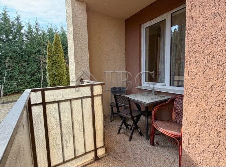 Bright studio with pool view at Orchid Fort Club, Sunny Beach. Perfect for relaxing holidays and inv.