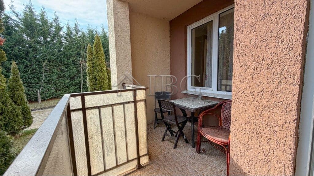 Bright studio with pool view at Orchid Fort Club, Sunny Beach. Perfect for relaxing holidays and inv.