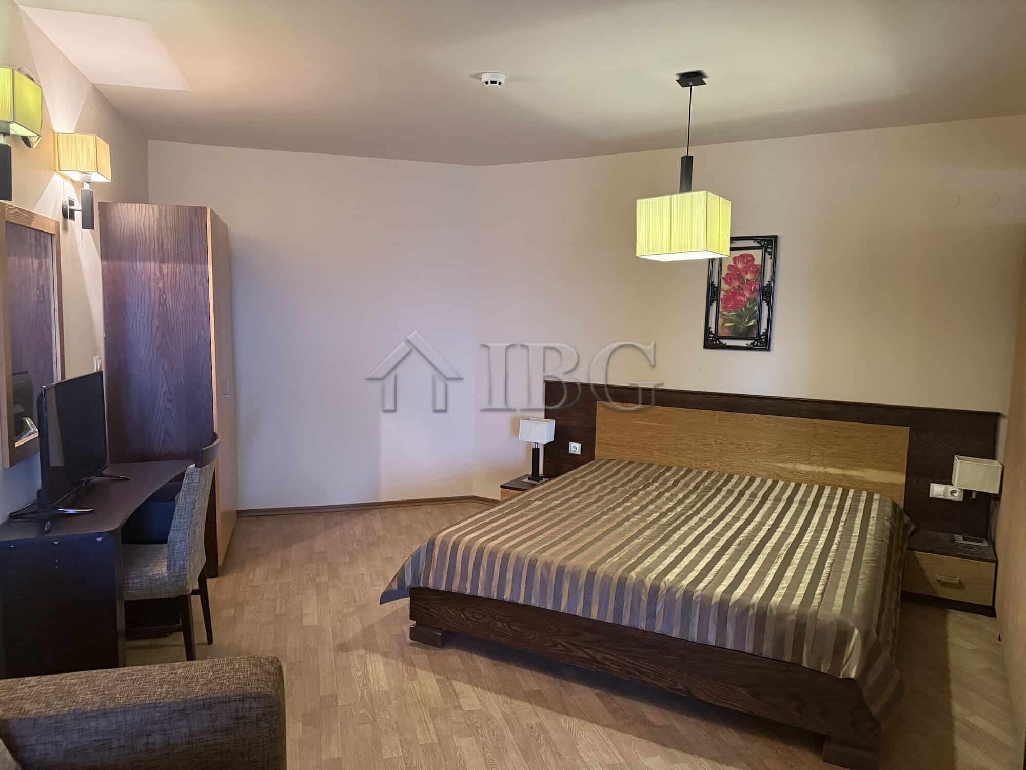 Spacious Studio in Chairite Complex Bright studio apartment in Chairite Complex, Kosharitsa, with modern furnishings and cozy ambiance.