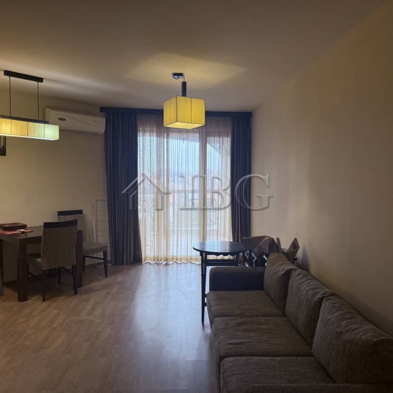 Modern studio apartment in Chairite Complex, Kosharitsa, with bright living space and comfortable fu.