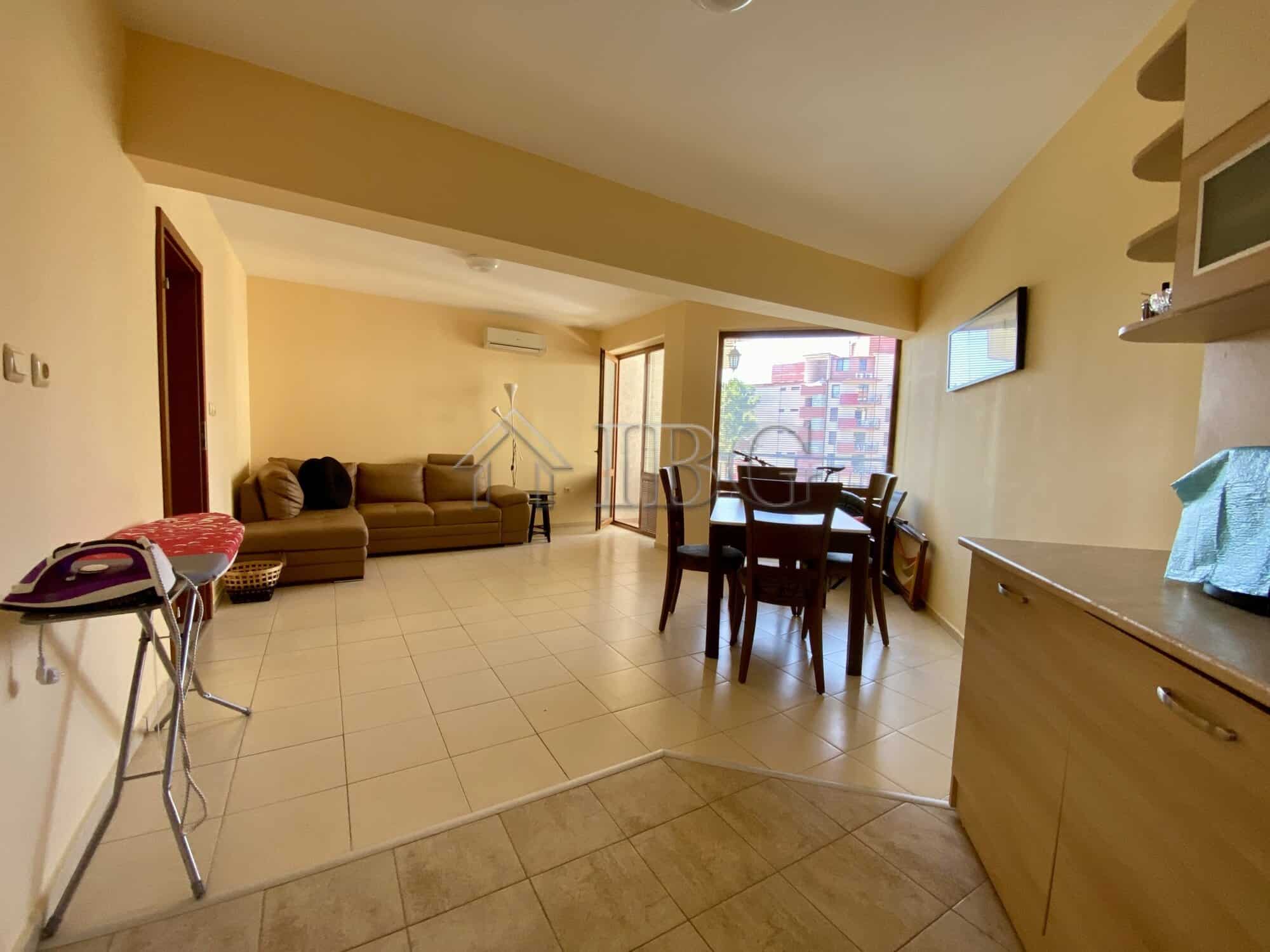 Modern one-bedroom apartment with pool view in Chateau Del Mar, Sunny Beach.