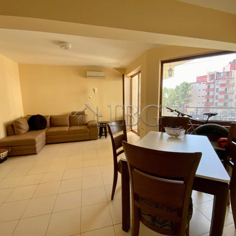 Apartment with pool view in Chateau Del Mar, Sunny Beach, featuring a modern living space and balcon.