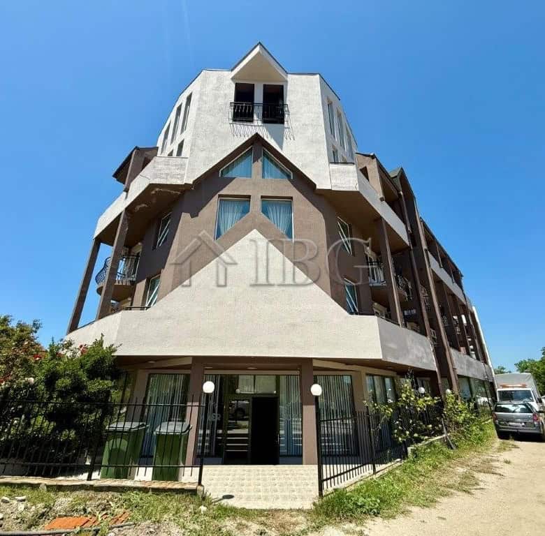 Ground-floor apartment in Ravda close to LIDL and the beach, ideal for investment or holiday home.