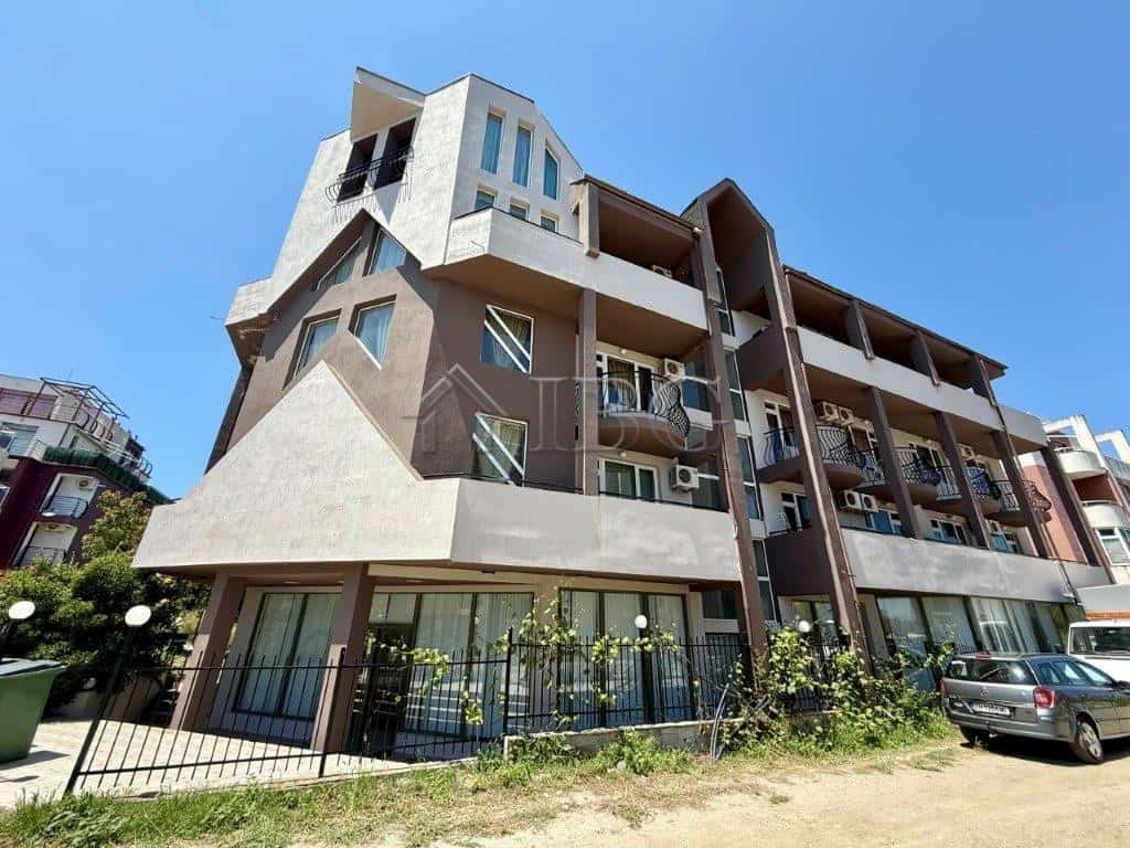 Modern apartment building in Ravda with spacious balconies near beach and LIDL.