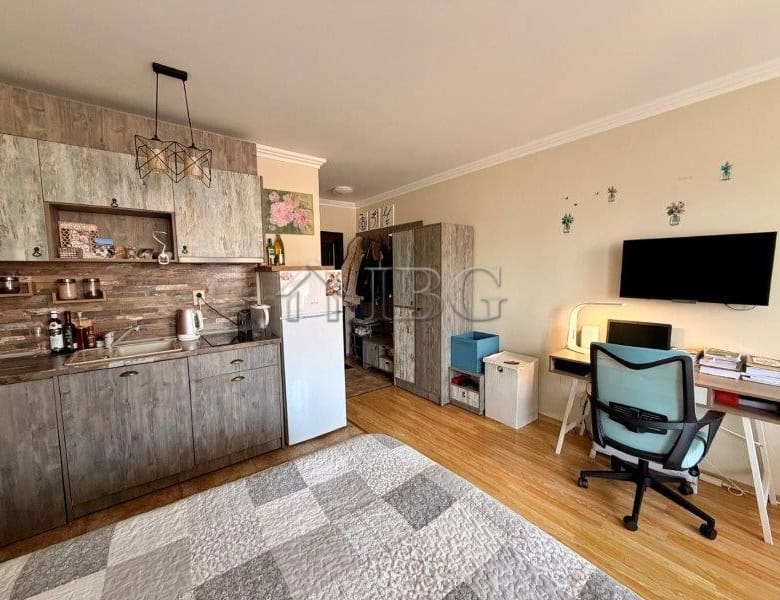 Cozy studio apartment with balcony in Melia Resort 6, Nessebar, close to the beach and local ameniti.