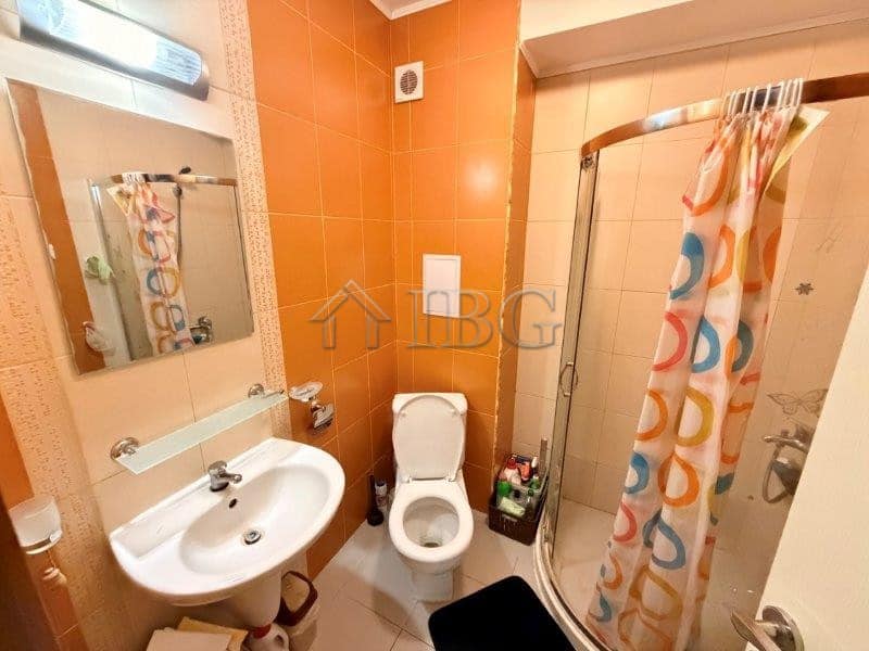 Bright bathroom with shower in Viola 2, Nessebar.