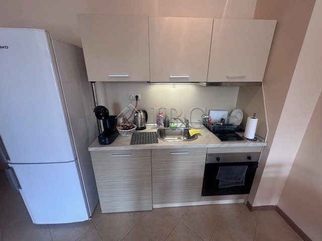 Modern furnished one-bedroom apartment with kitchen in Royal Sun, Sunny Beach.