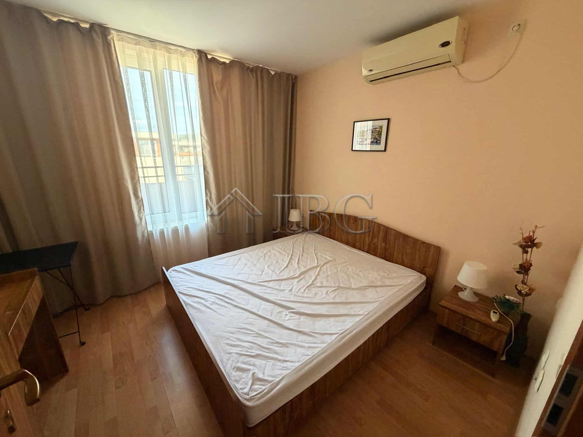 Bright 2+1 apartment with balcony near the beach in Sunny Beach.