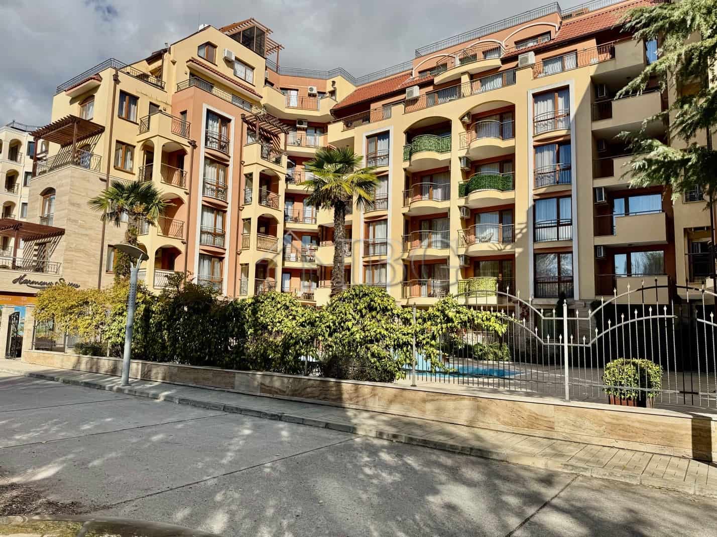 Luxury 1-Bedroom Apartment with Pool View Modern 1-bedroom apartment with pool view in Harmony Suites 1, Sunny Beach.