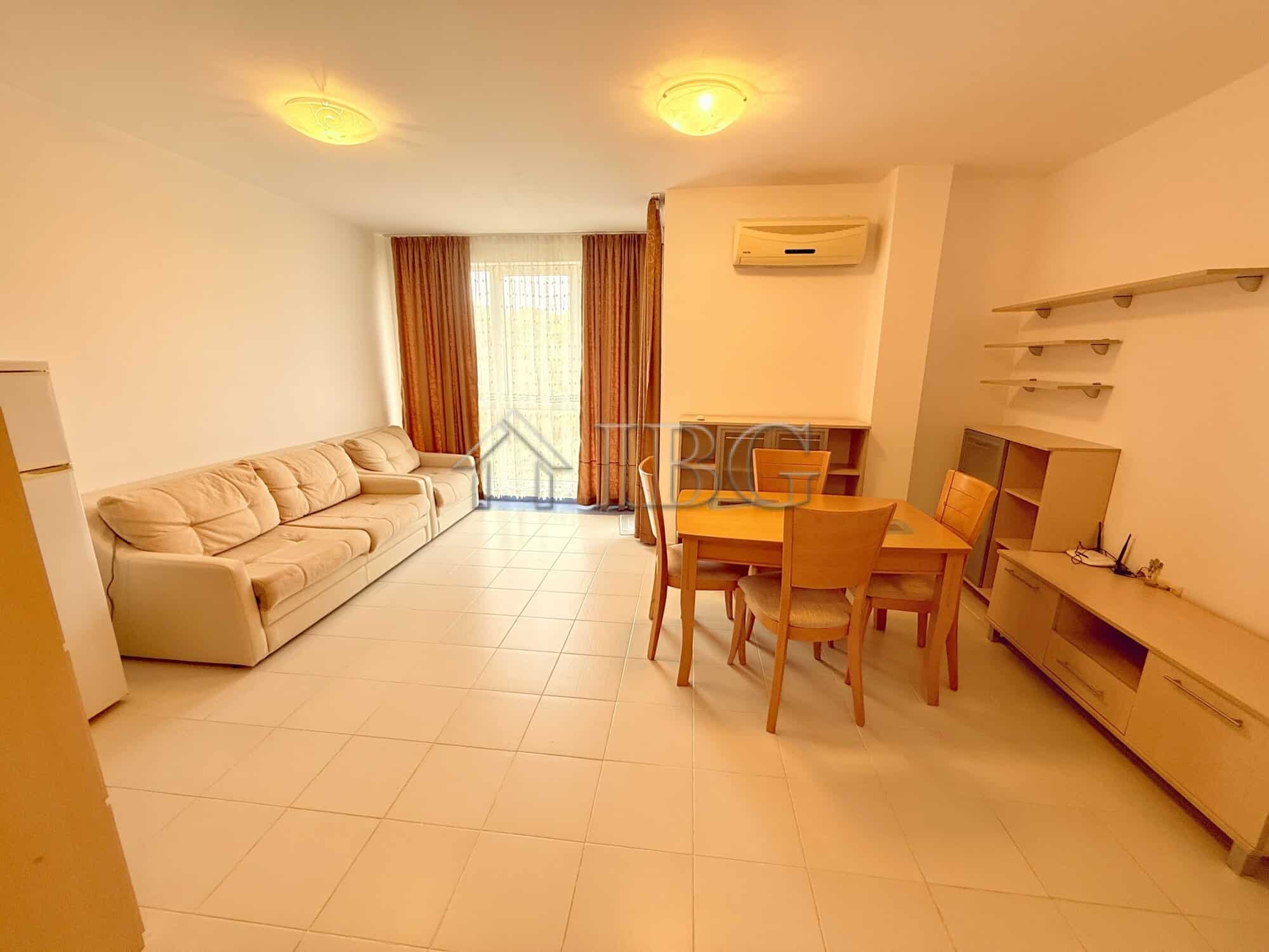 Apartment with mountain view in Sveti Vlas, Bulgaria, featuring a spacious living area and modern fu.