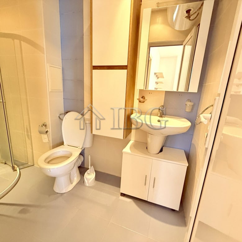 Bright apartment with mountain views in Butterfly Complex, Sveti Vlas.