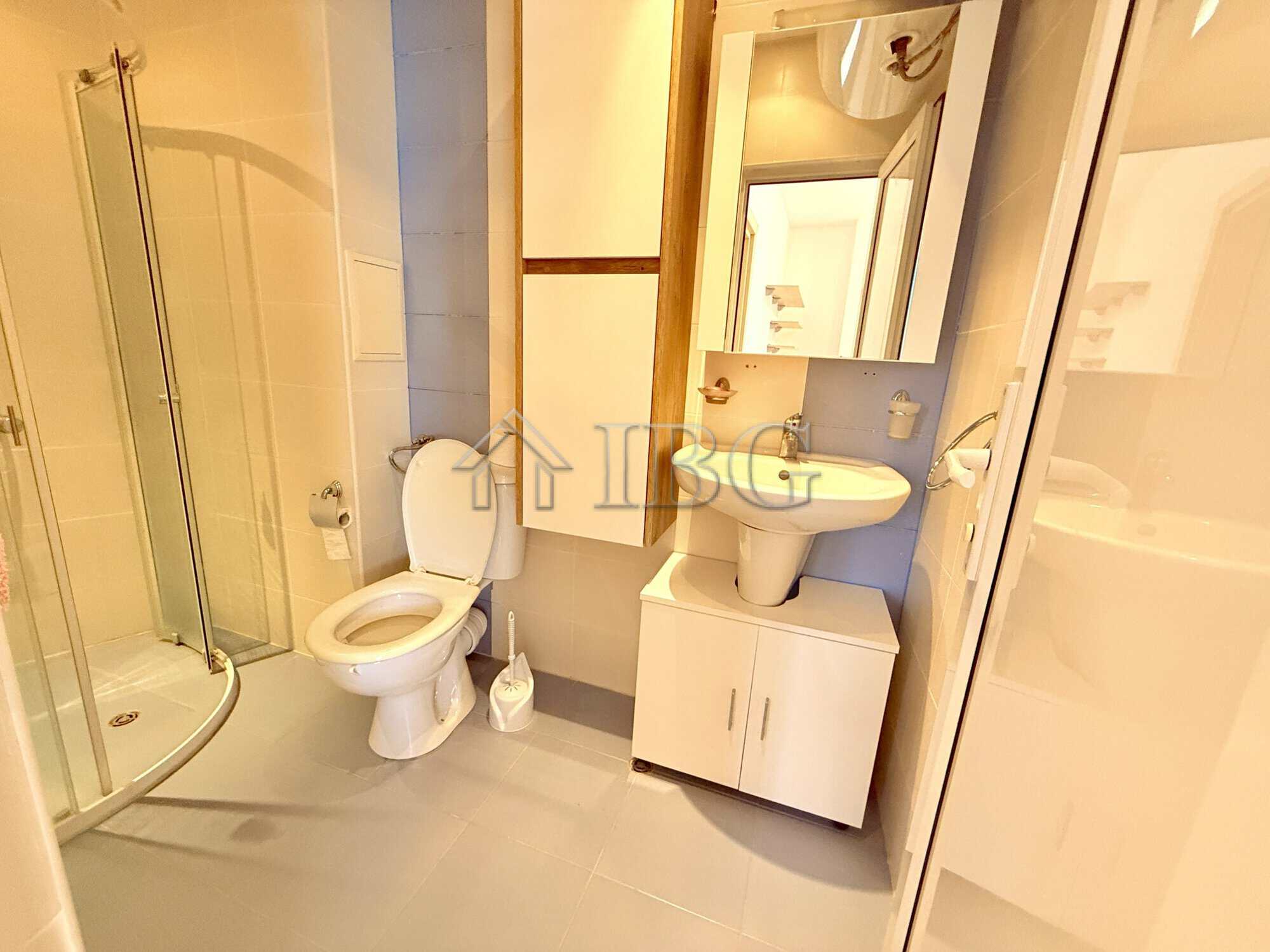 Bright apartment with mountain views in Butterfly Complex, Sveti Vlas.