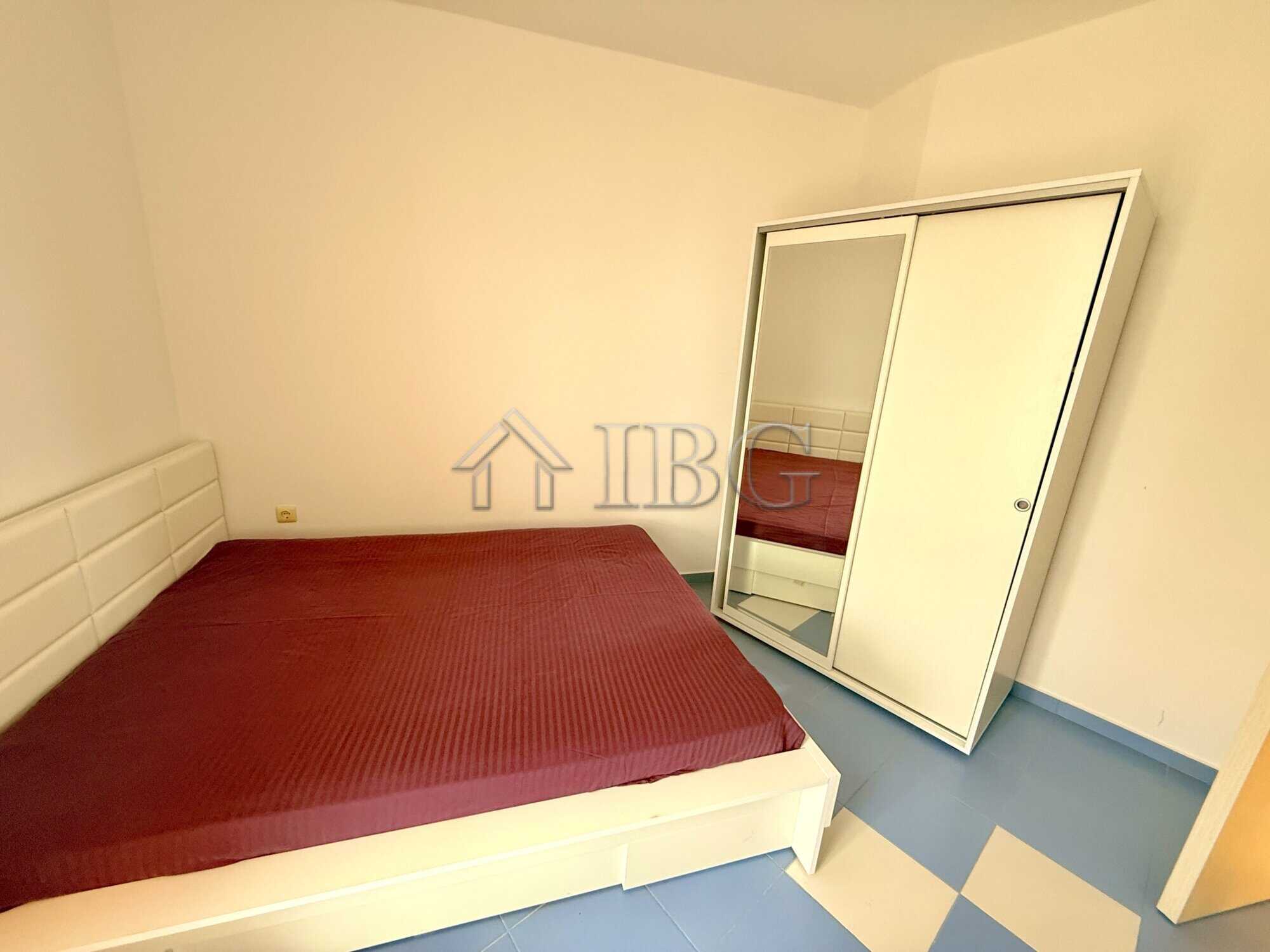 Apartment with mountain view and modern furnishings in Butterfly Complex, Sveti Vlas.