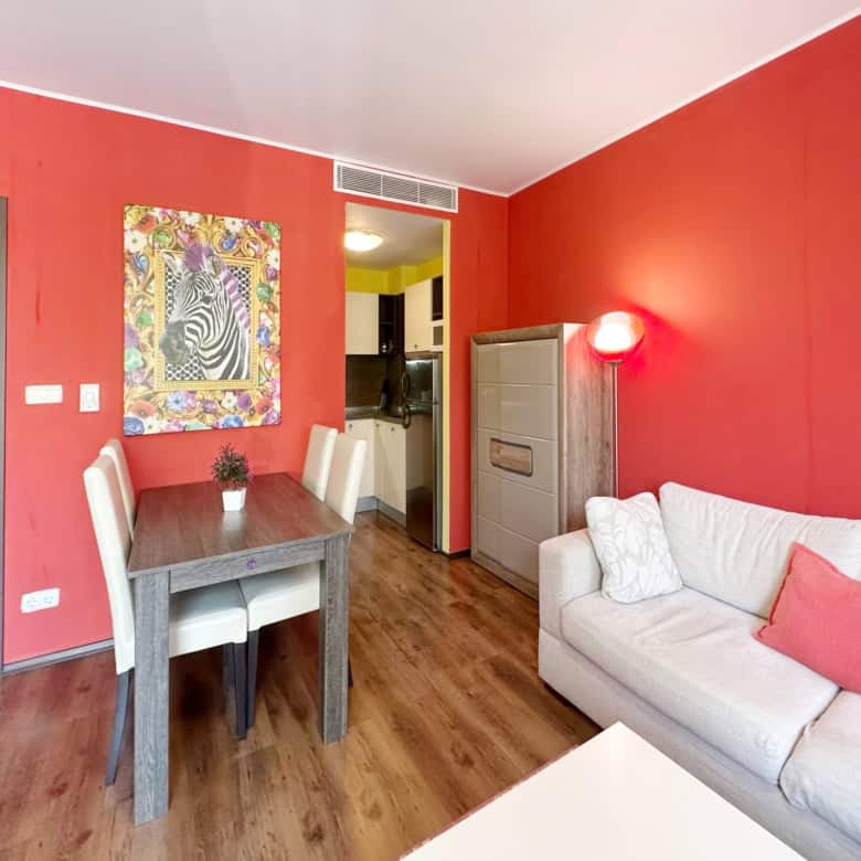 Bright 2-bedroom apartment in Peter House Complex, Sunny Beach, Bulgaria. Fully furnished with styli.