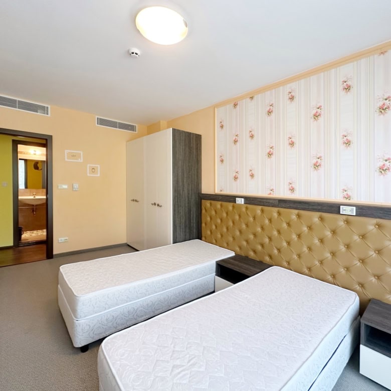 Spacious 2-bedroom apartment in Peter House Complex, Sunny Beach, Bulgaria. Modern furnishings and c.