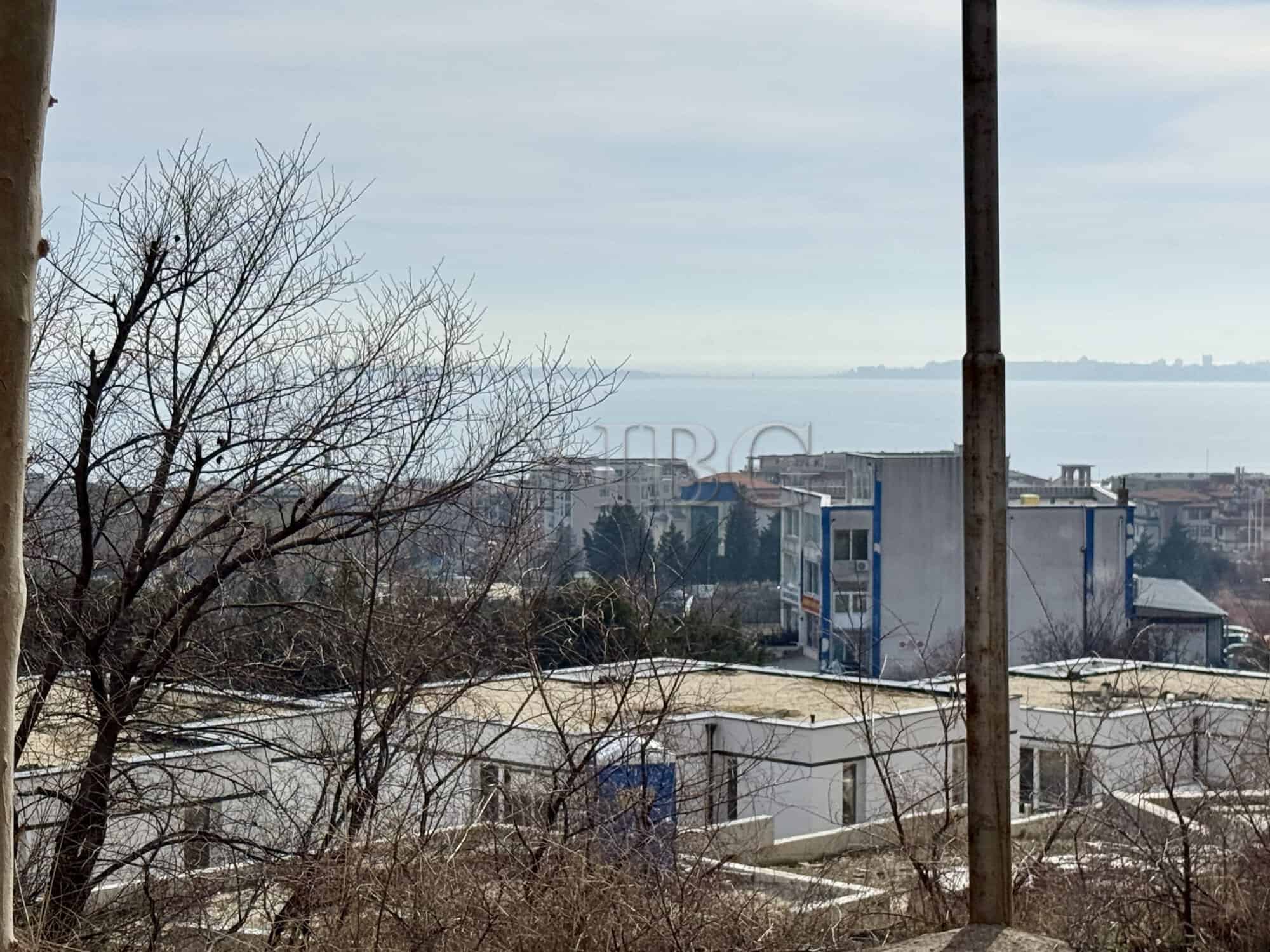 Sea view one-bedroom apartment in Sveti Vlas with scenic coastal landscape.