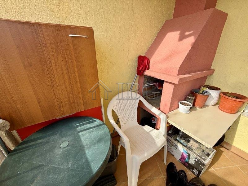 Cozy one-bedroom apartment with sea views in Orange 3, Sveti Vlas, perfect for holiday or investment.
