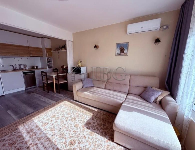 Sea view one-bedroom apartment in Sveti Vlas, Orange 3, offering modern comfort and scenic surroundi.