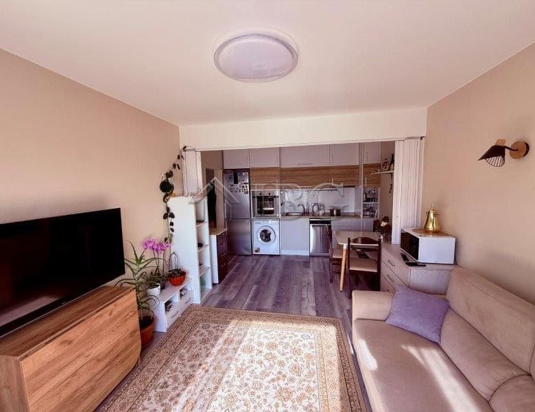 Cozy one-bedroom apartment with sea views in Sveti Vlas, perfect for relaxing holidays or investment.