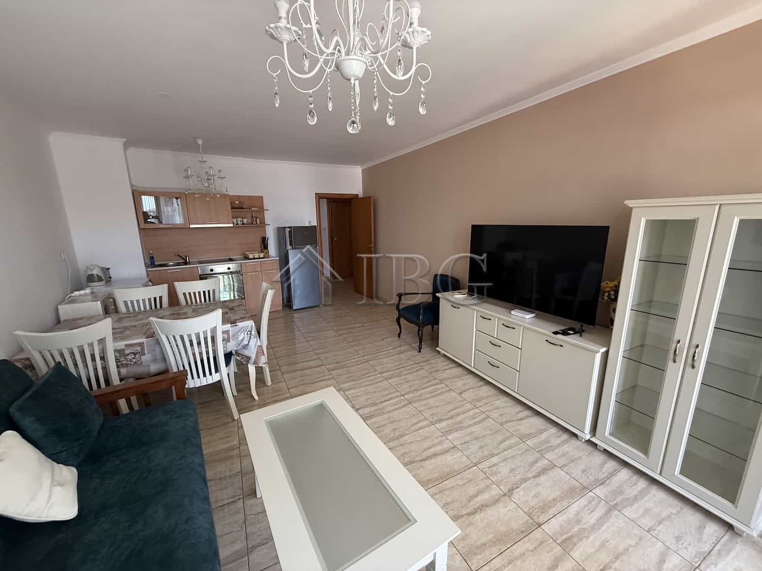 Spacious 2-bedroom apartment in Vodenitsata Complex, Sveti Vlas, ideal for holiday or investment. Mo.