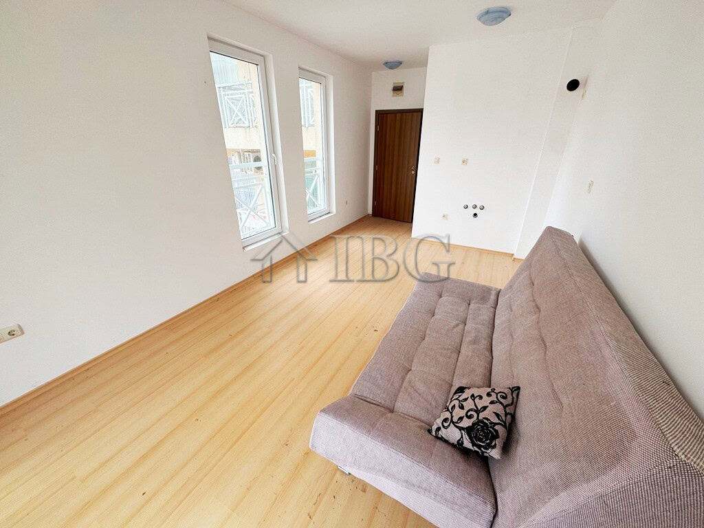 Bright studio apartment with balcony overlooking the pool, perfect for sunny beach days. Modern inte.