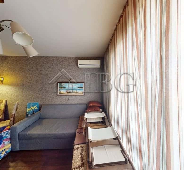 Spacious living room of a two-story maisonette in Imperial Heights, Kosharitsa, featuring modern fur.